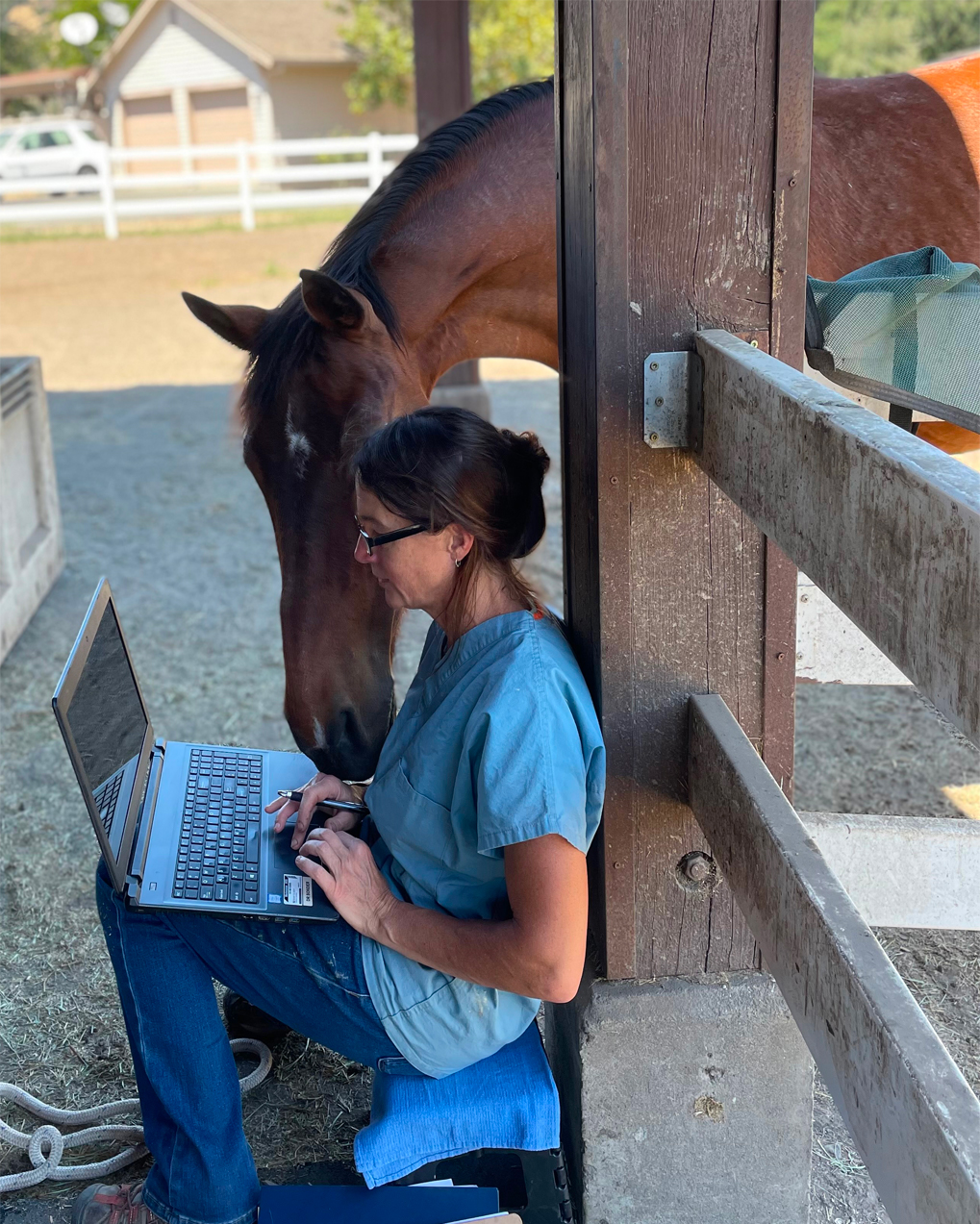 Katherine Szabo with horse
